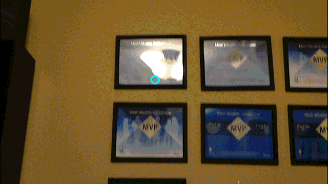 holo-hideshow-gaze-03